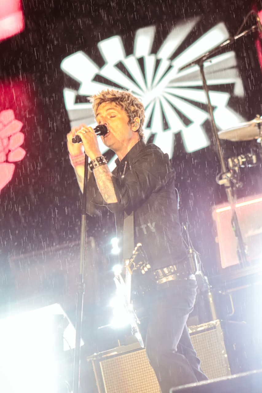 Green Day encendió Bogotá bajo la lluvia